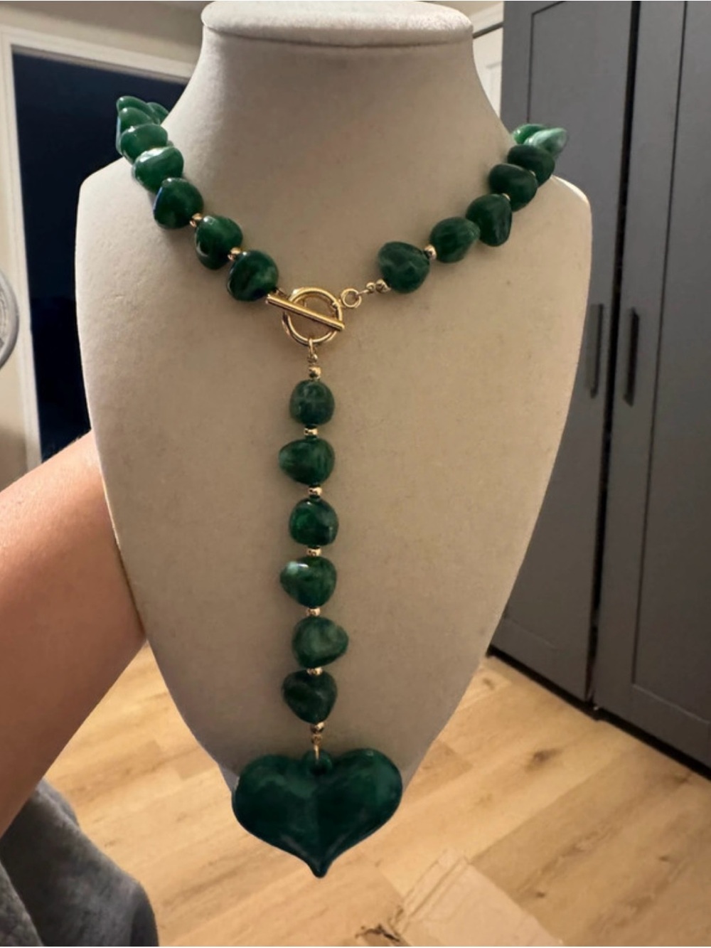 Elegant Green Heart Pendant Beaded Necklace - Gold Toggle